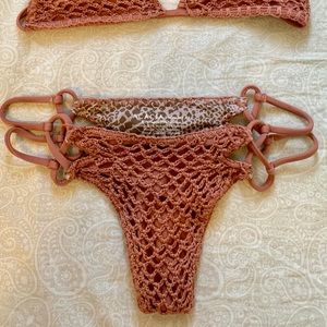 acacia swimwear Swim - Acacia set, size small, only wore once. acacia swimwear Swim - Acacia set, size small, only wore once.